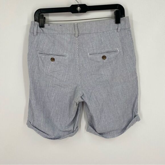 H&M Women’s Pin Striped Flat Front Shorts %100 Cotton size 8 - Picture 4 of 4